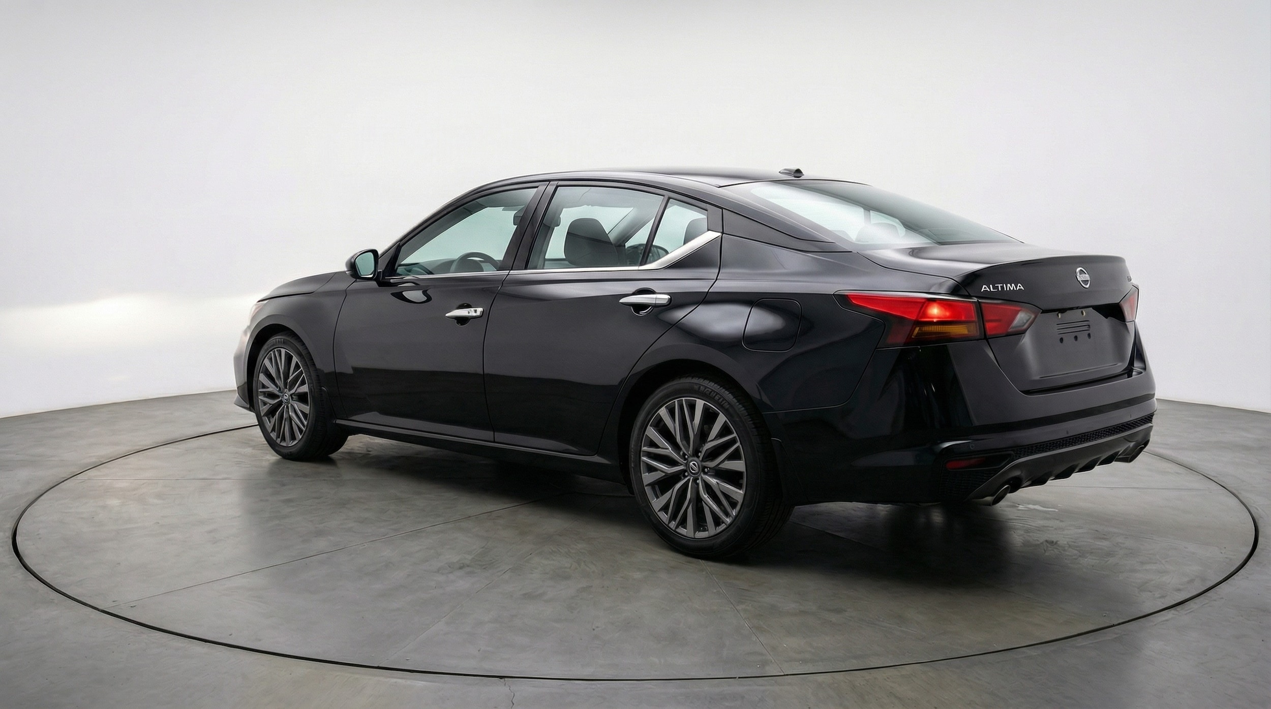 Thumbnail: 2025 Nissan Altima - 5