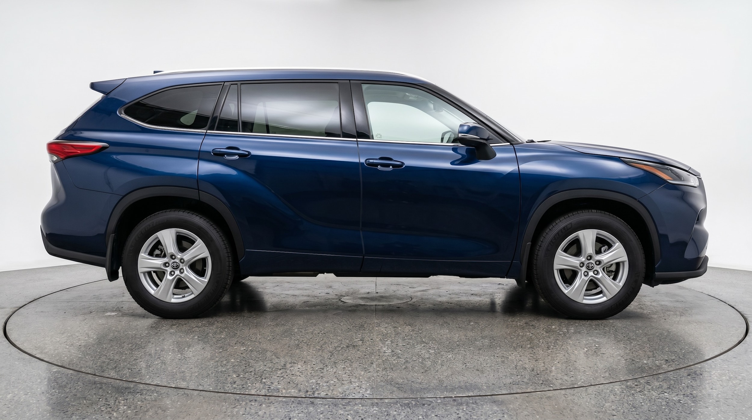 Thumbnail: 2025 Toyota Highlander - 8