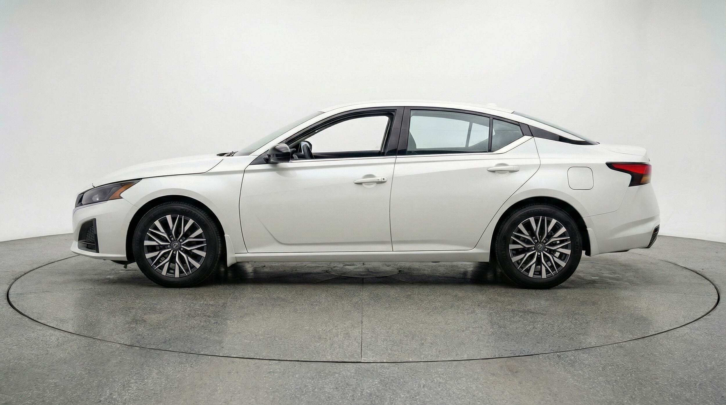 Thumbnail: 2025 Nissan Altima - 4