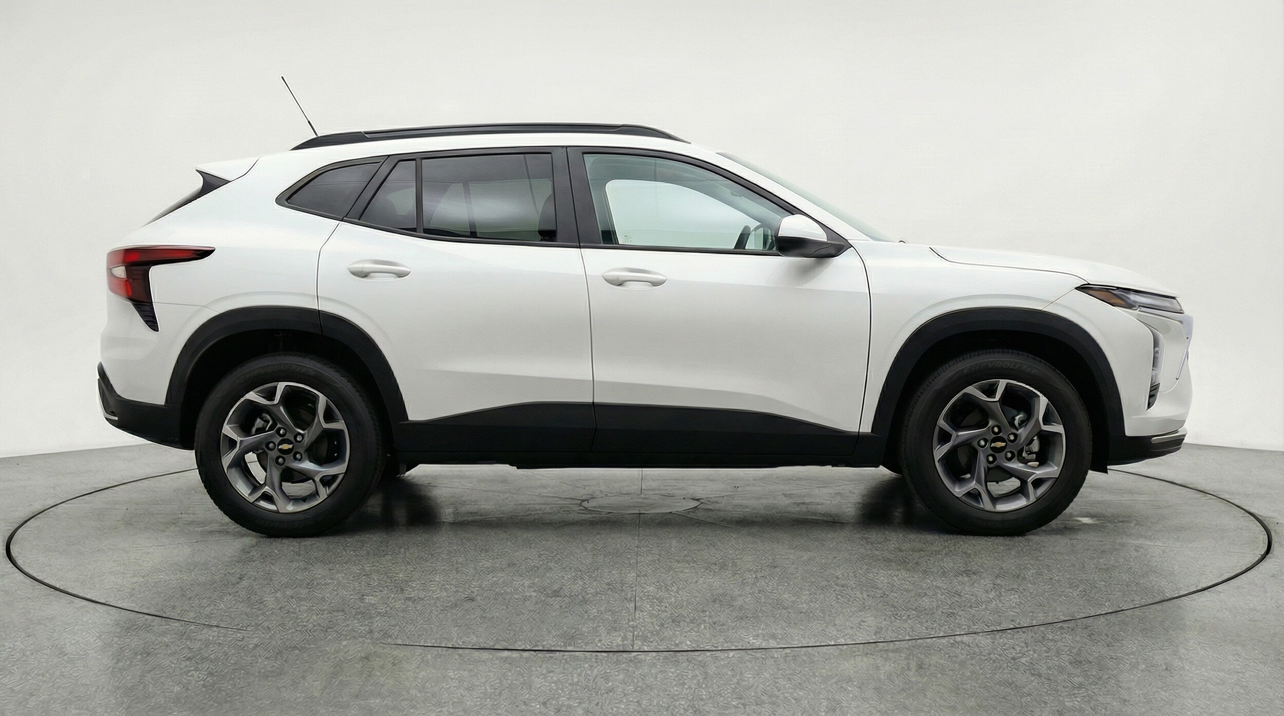 Thumbnail: 2025 Chevrolet Trax - 8