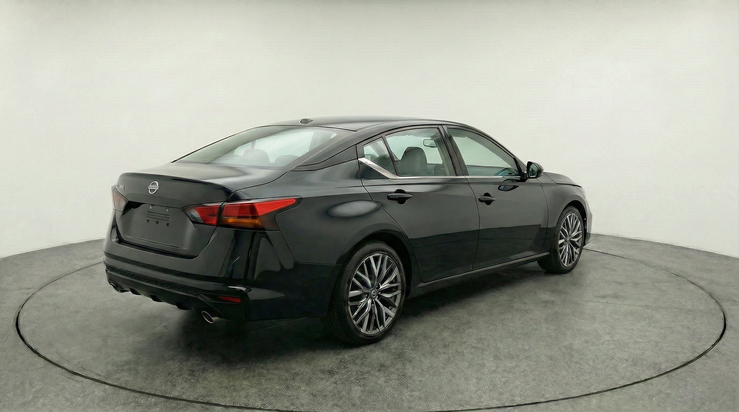 Thumbnail: 2025 Nissan Altima - 9