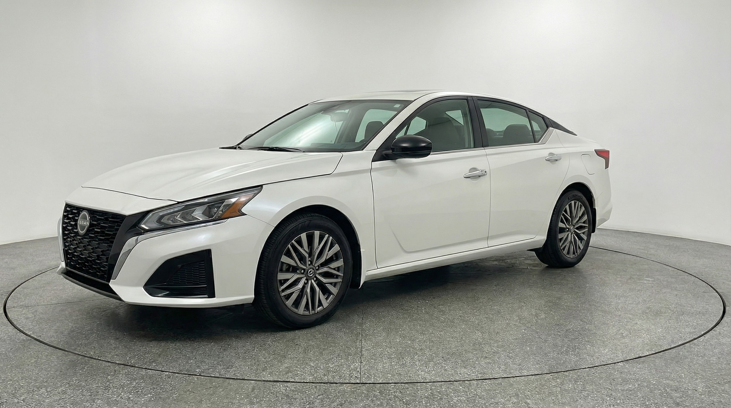 Thumbnail: 2025 Nissan Altima - 3