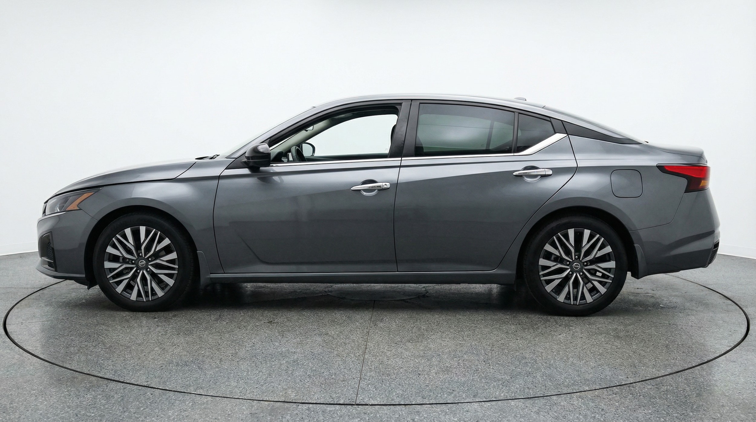 Thumbnail: 2025 Nissan Altima - 4