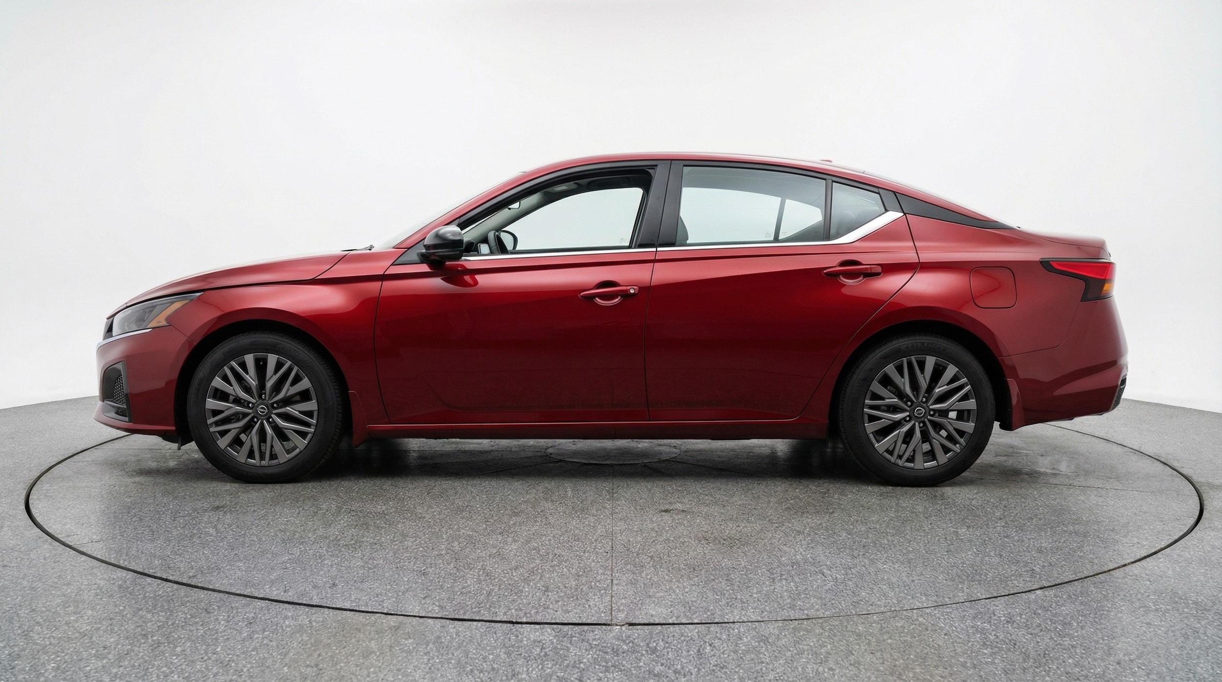 Thumbnail: 2025 Nissan Altima - 4