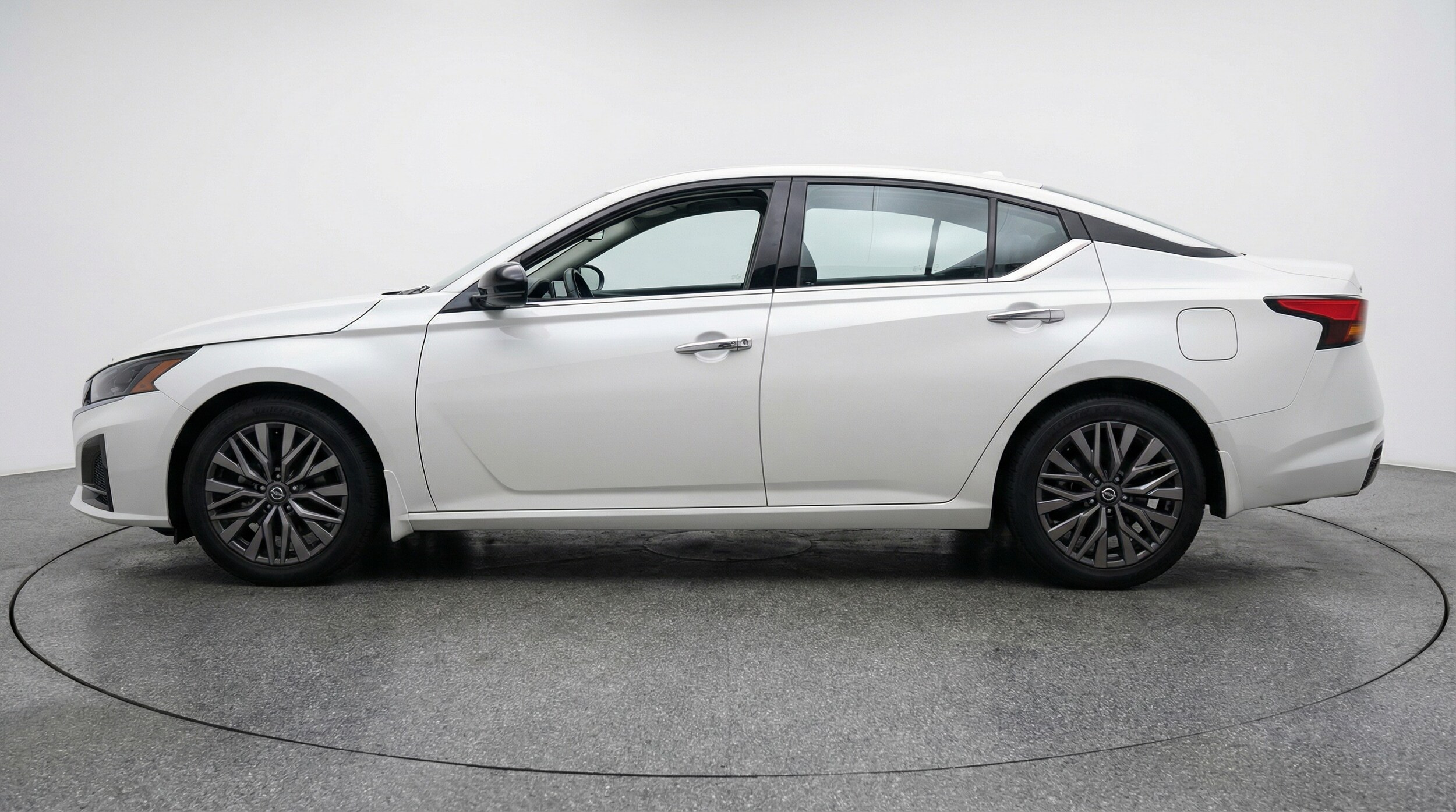 Thumbnail: 2025 Nissan Altima - 4