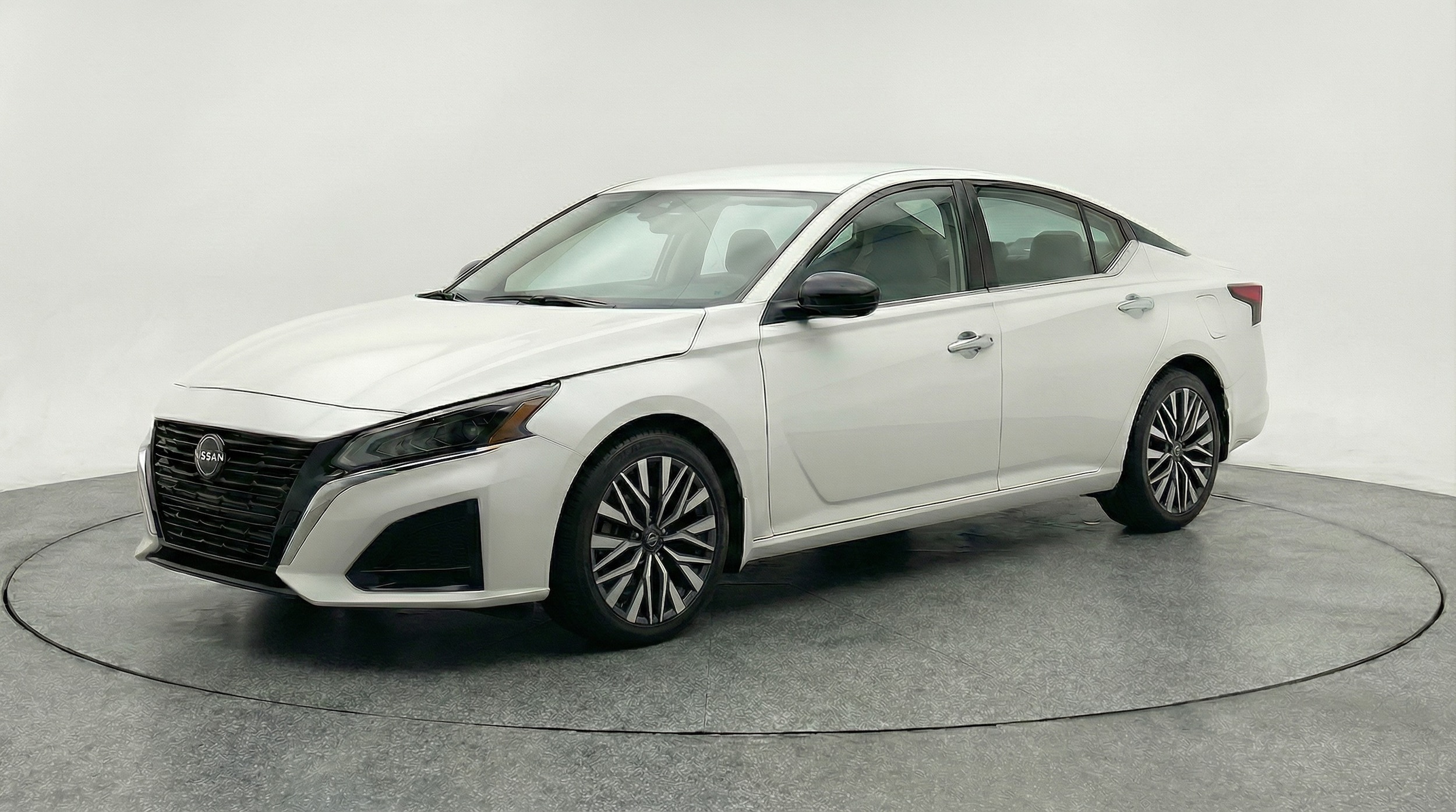 Thumbnail: 2025 Nissan Altima - 3