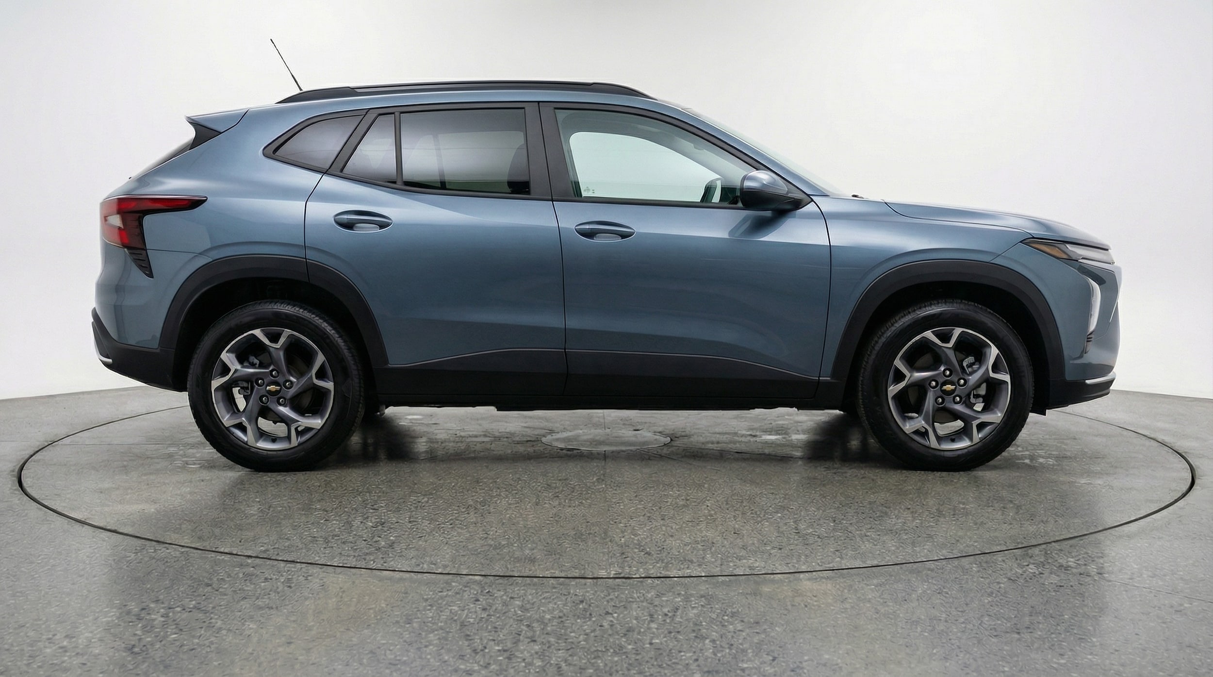 Thumbnail: 2025 Chevrolet Trax - 8