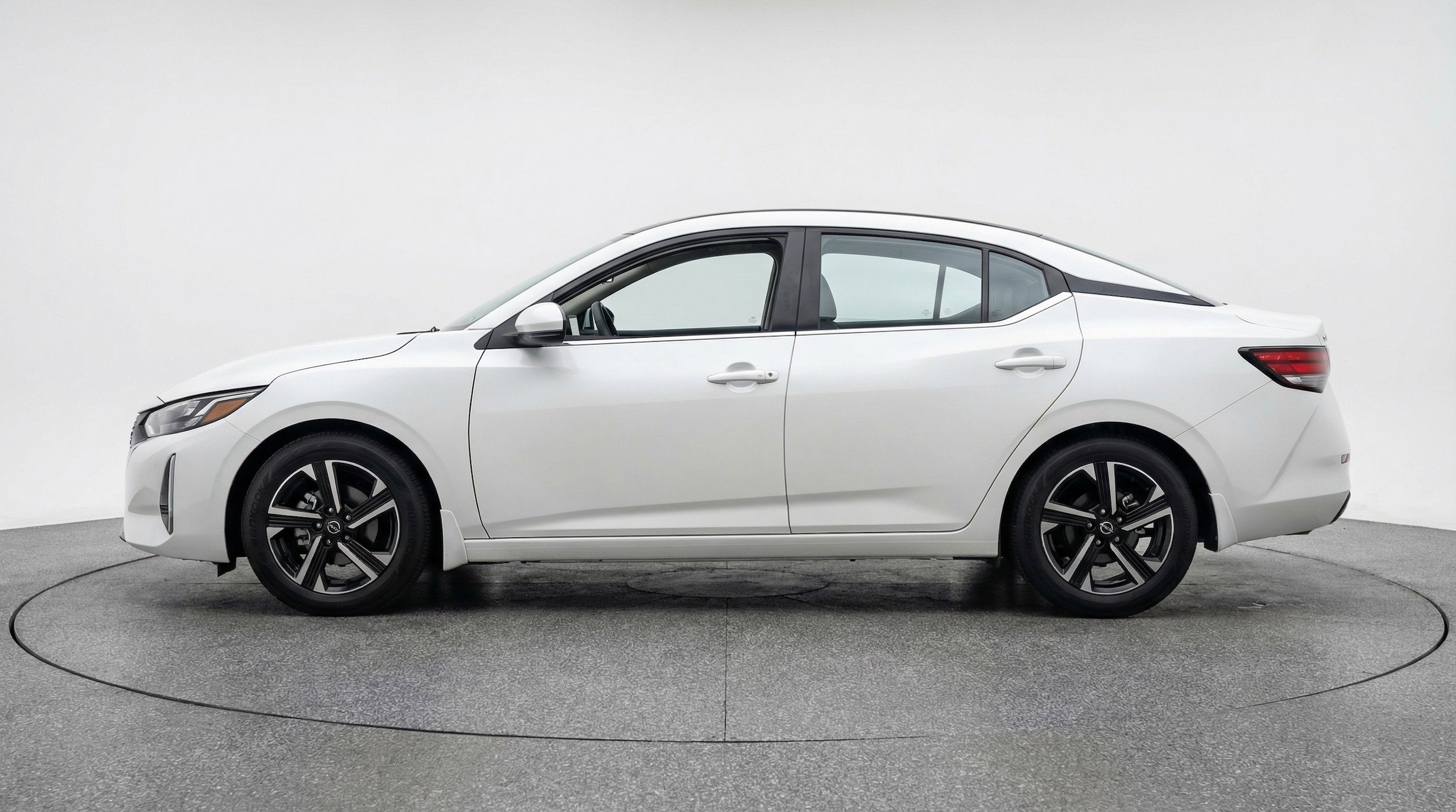 Thumbnail: 2025 Nissan Sentra - 5