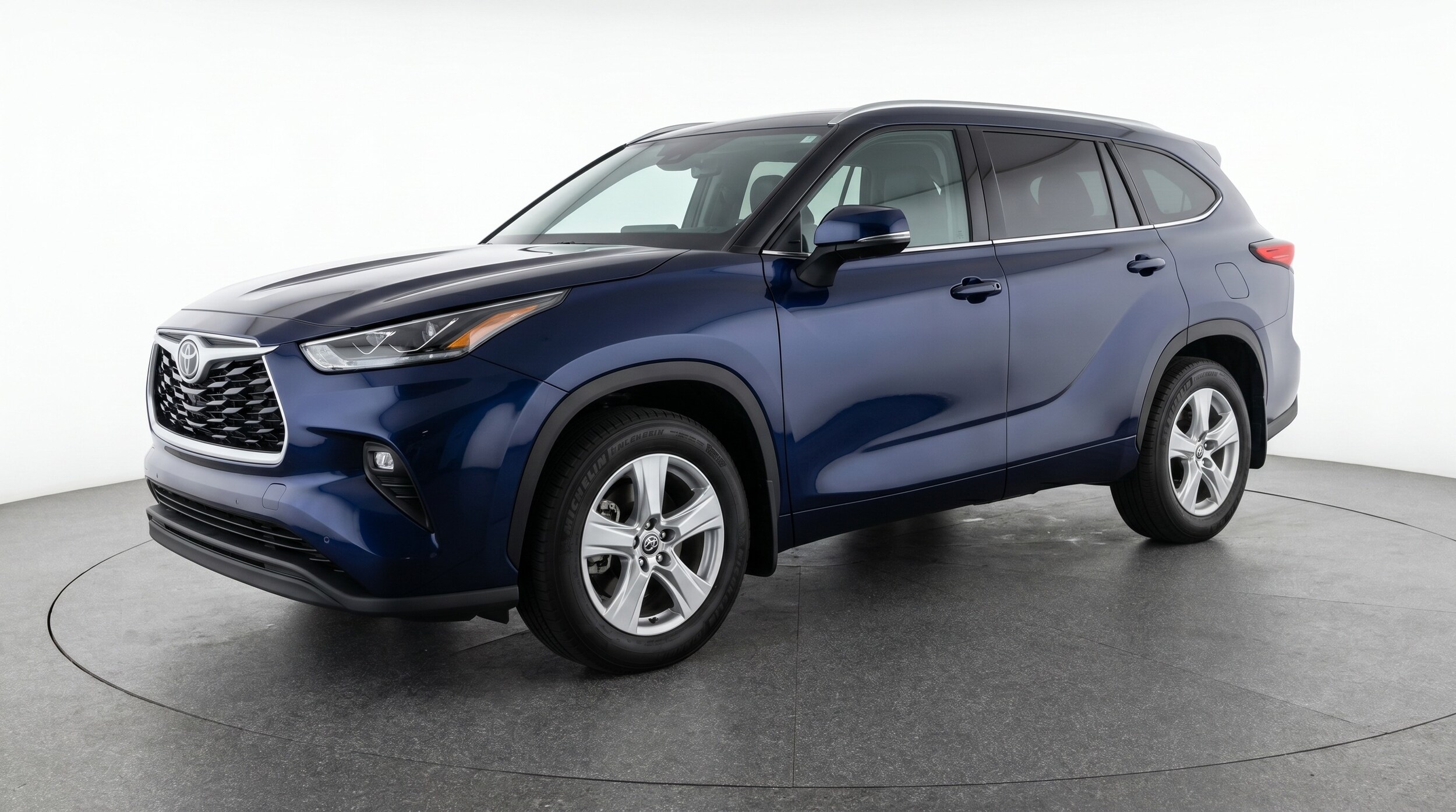 Thumbnail: 2025 Toyota Highlander - 3