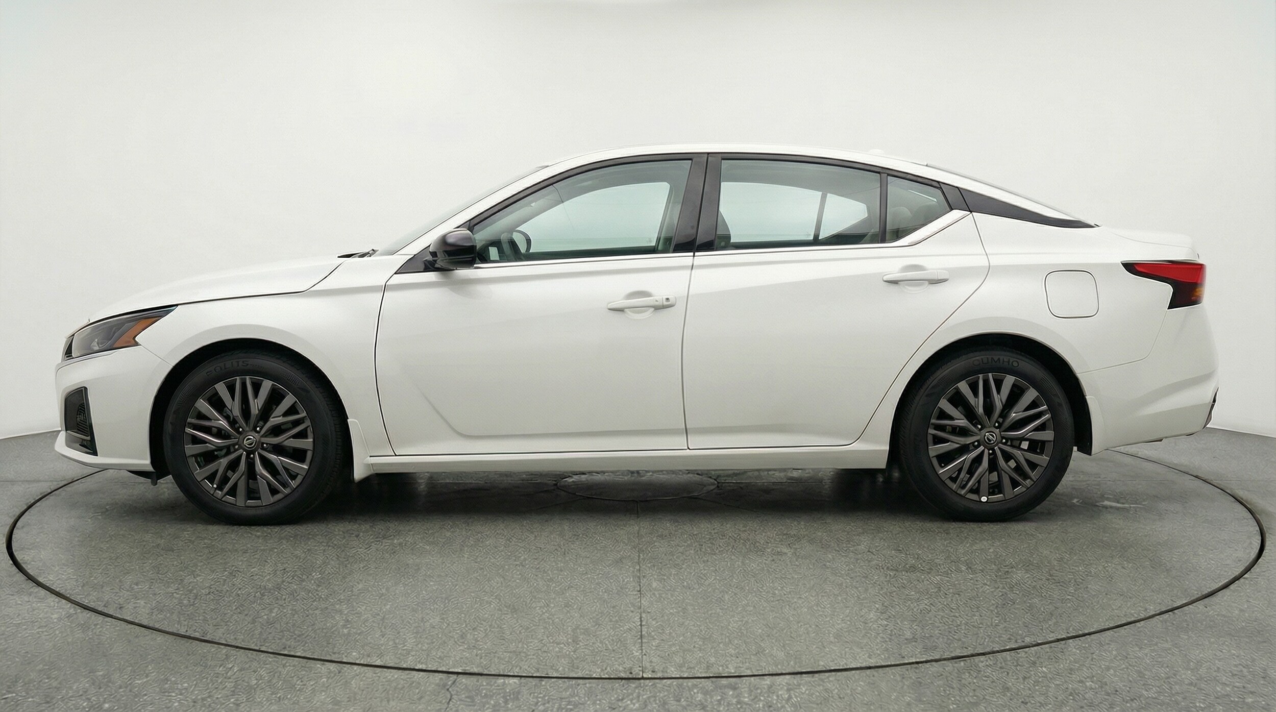 Thumbnail: 2025 Nissan Altima - 4