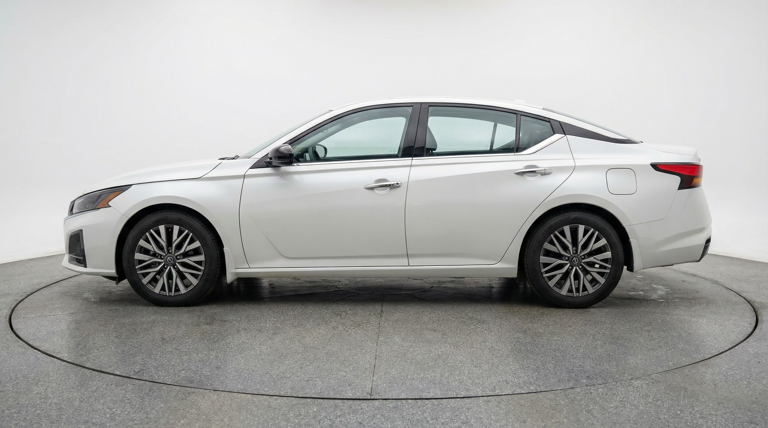 Thumbnail: 2025 Nissan Altima - 4