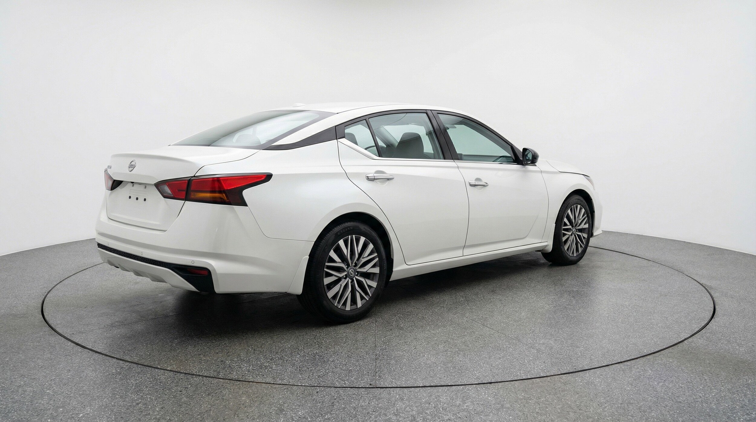 Thumbnail: 2025 Nissan Altima - 9