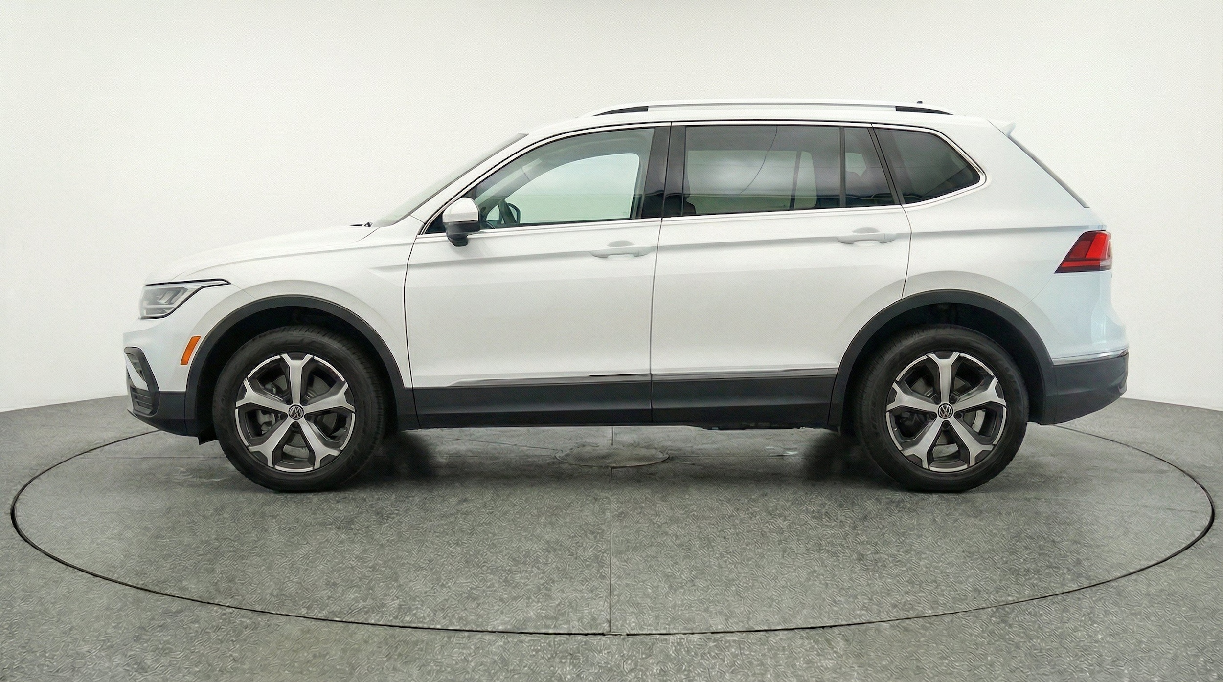 Thumbnail: 2026 Volkswagen Tiguan - 5