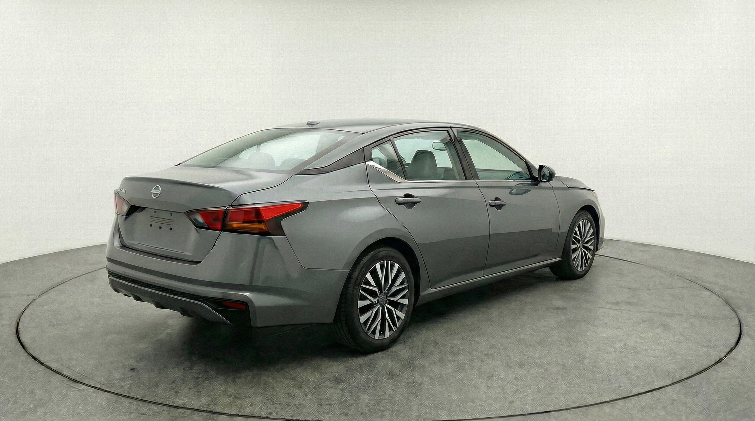 Thumbnail: 2025 Nissan Altima - 9