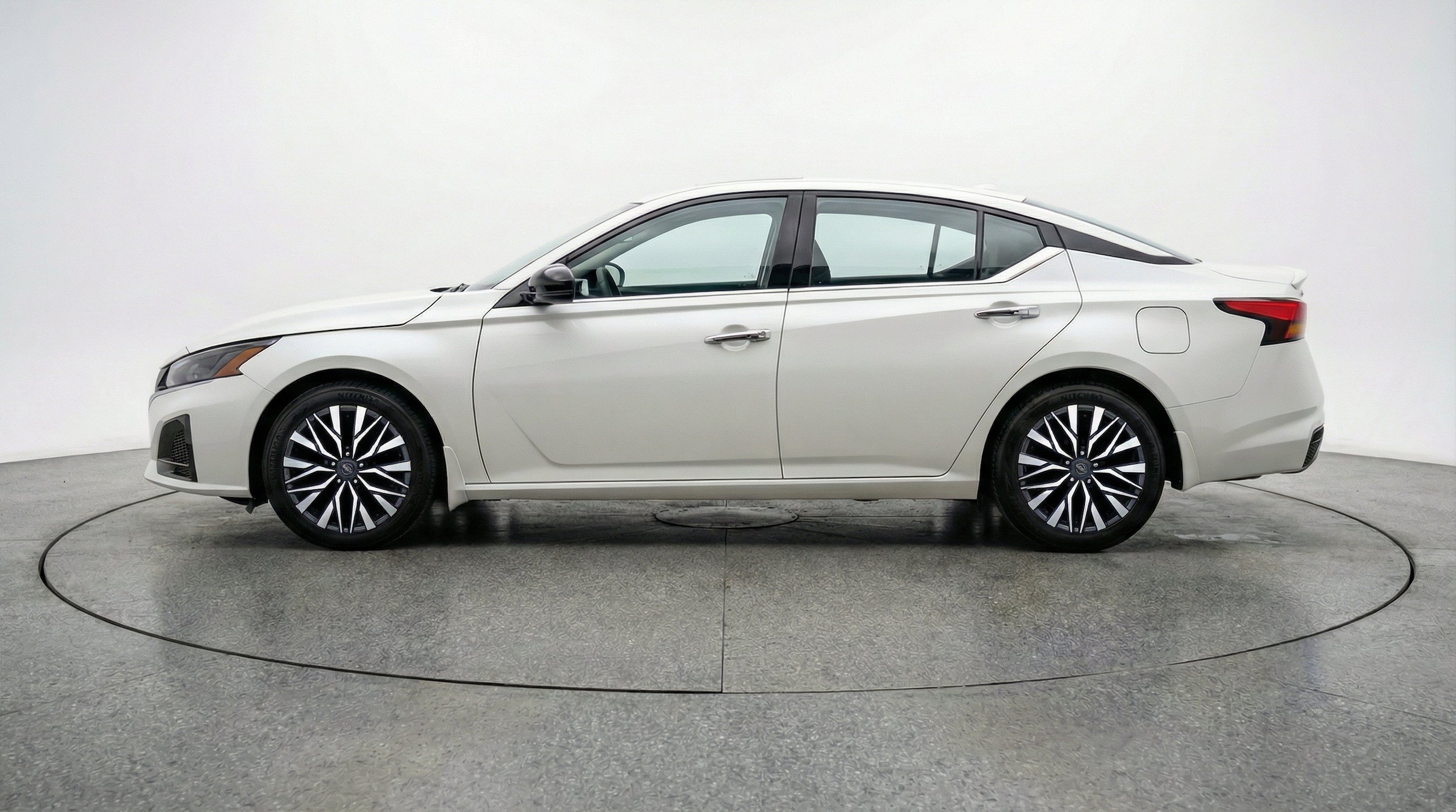 Thumbnail: 2025 Nissan Altima - 5