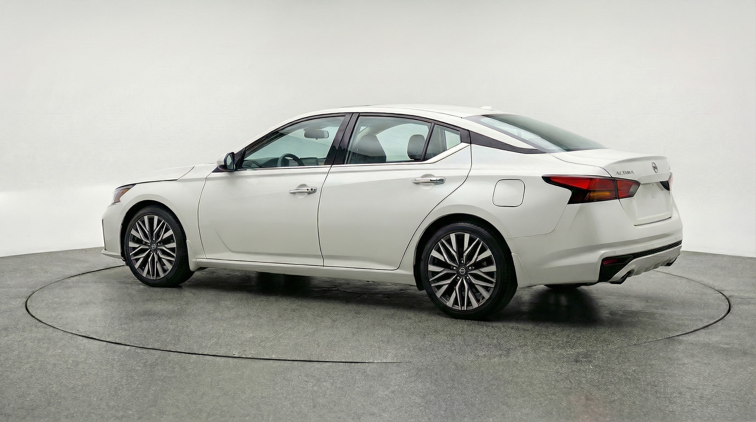 Thumbnail: 2025 Nissan Altima - 5