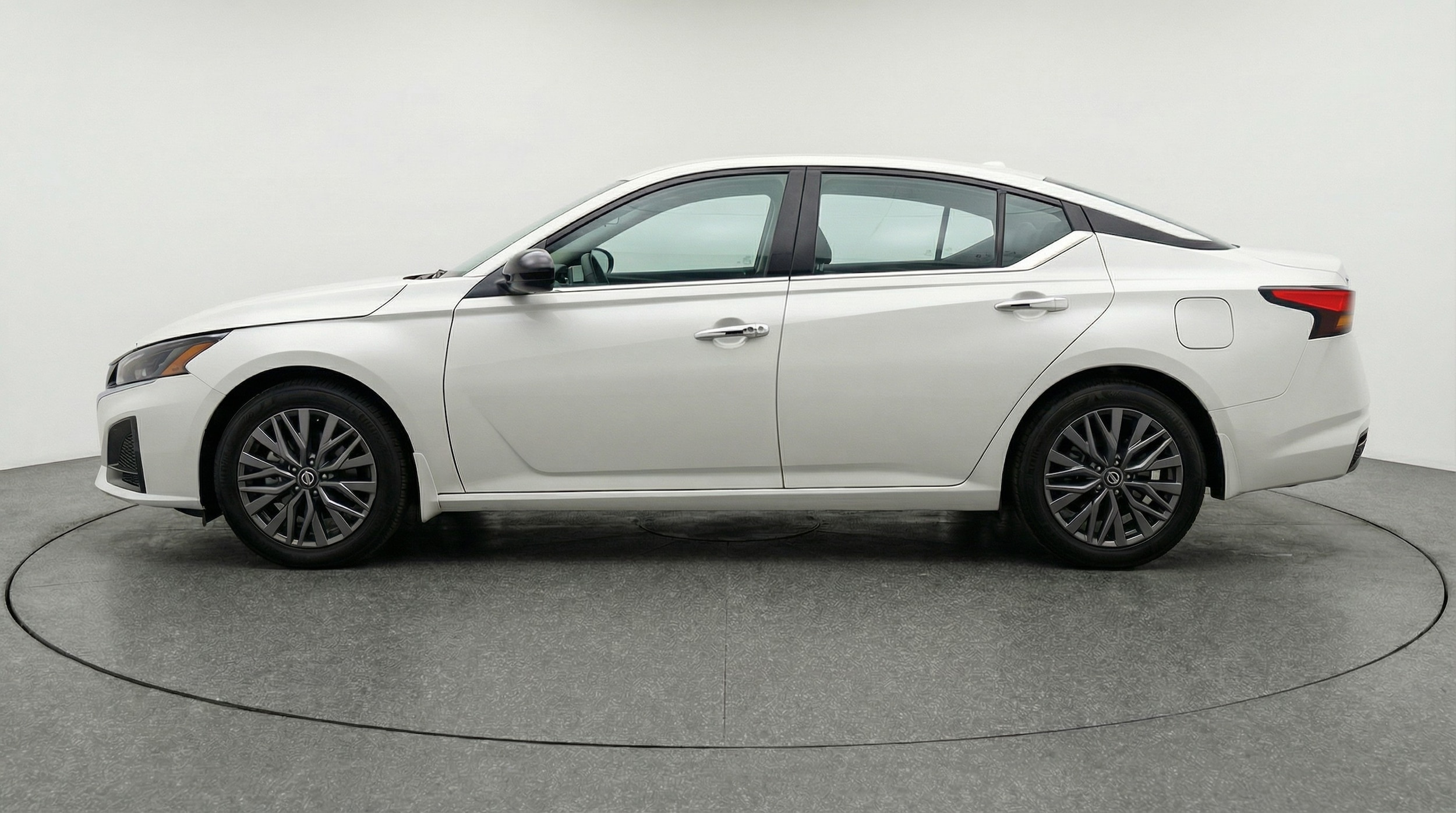 Thumbnail: 2025 Nissan Altima - 4