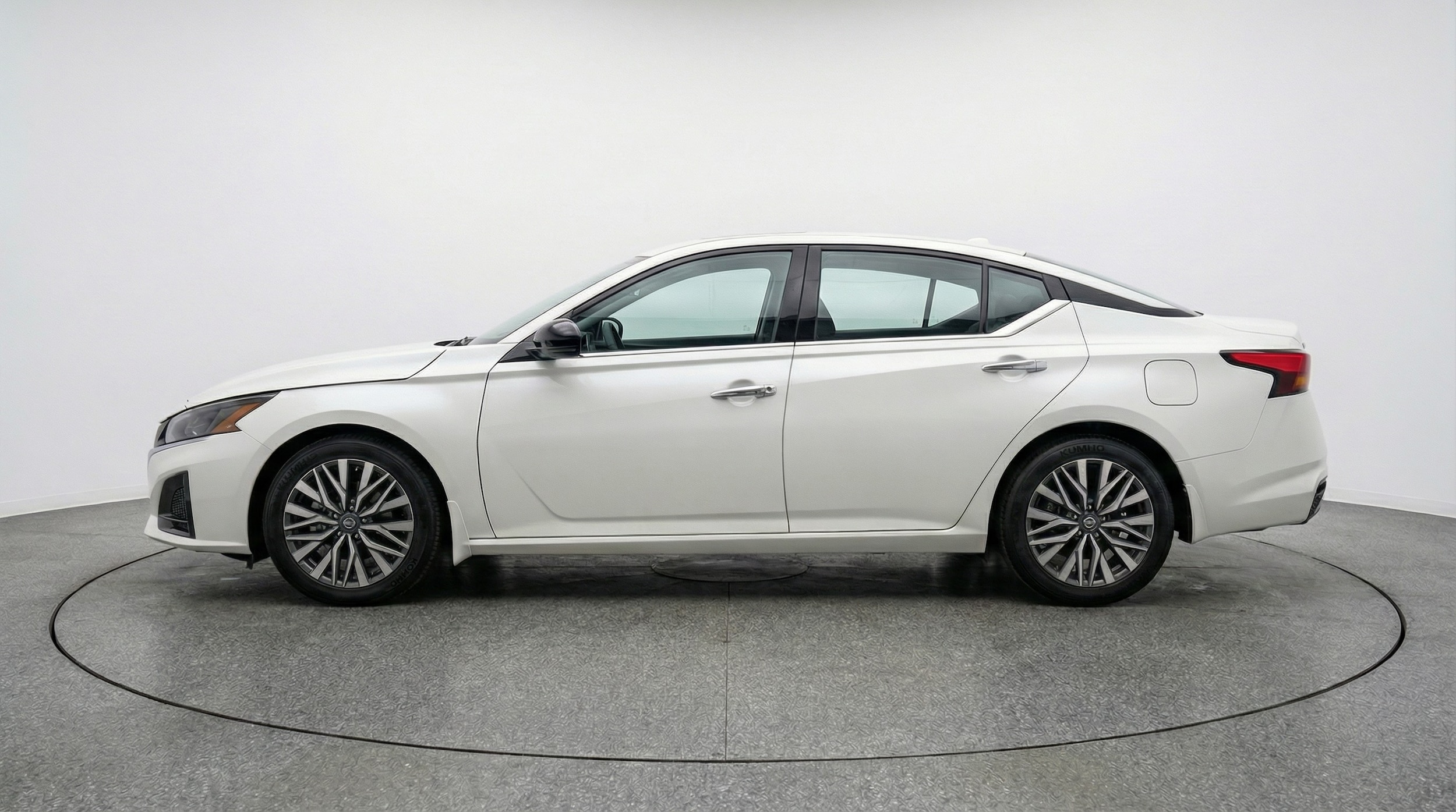 Thumbnail: 2025 Nissan Altima - 4