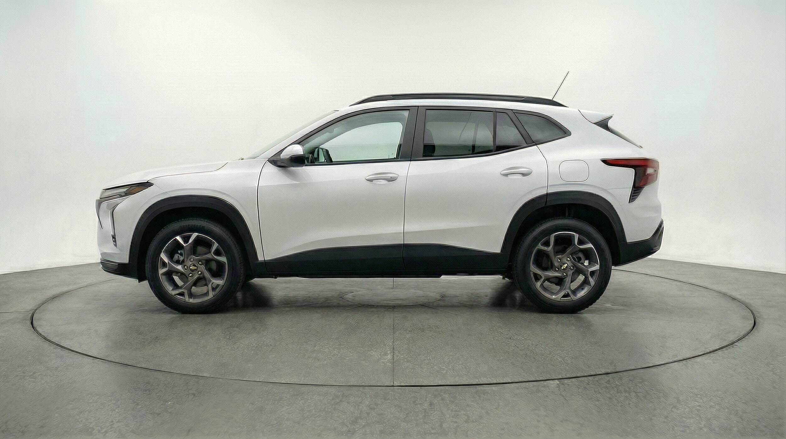 Thumbnail: 2025 Chevrolet Trax - 4