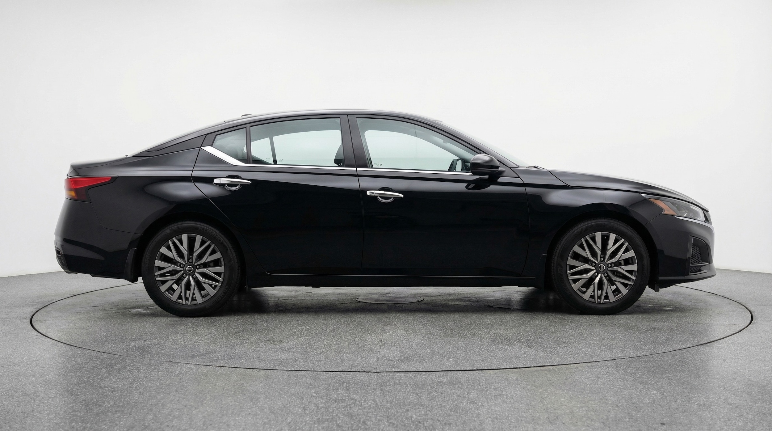 Thumbnail: 2025 Nissan Altima - 8