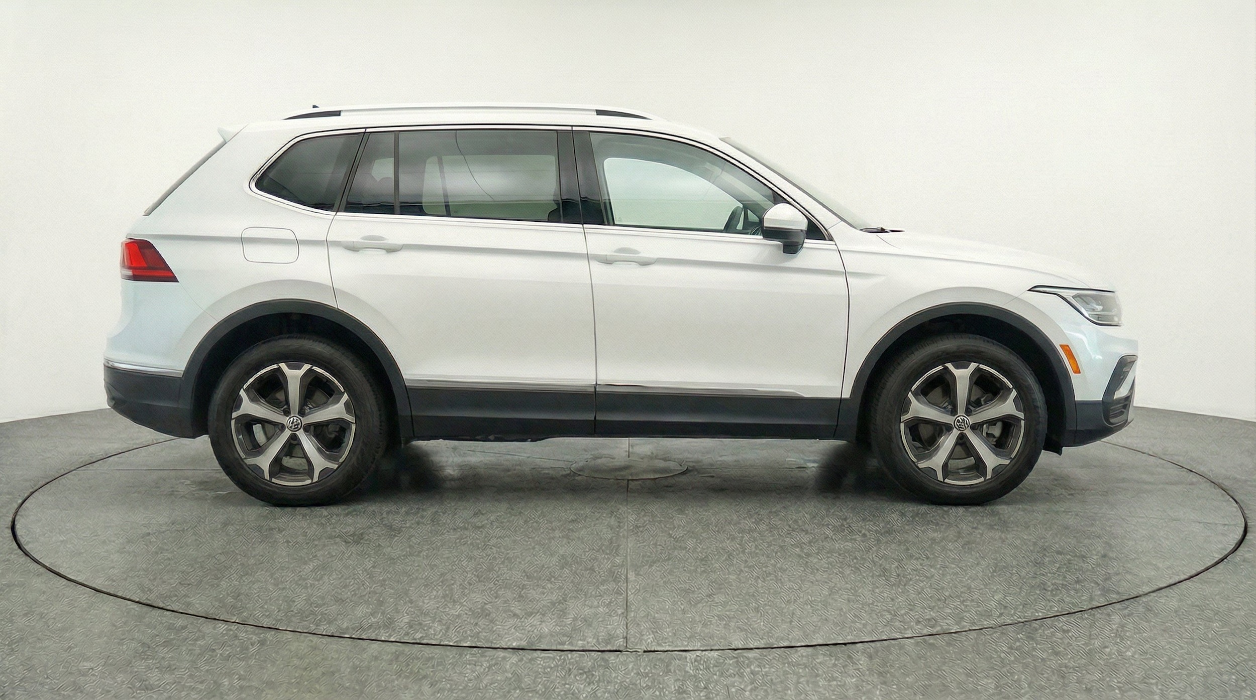 Thumbnail: 2026 Volkswagen Tiguan - 11