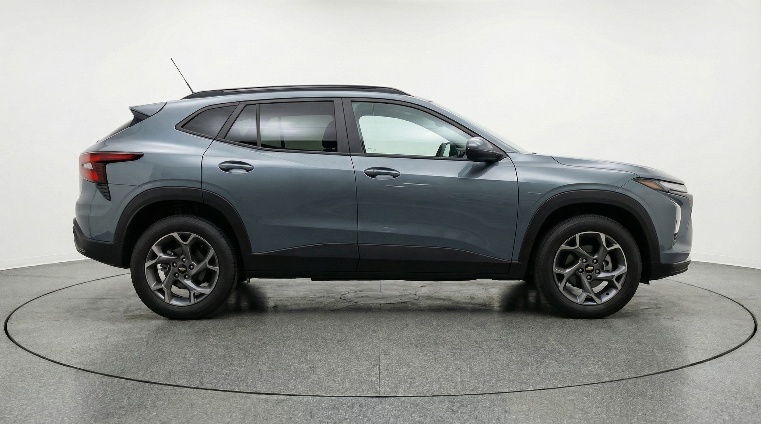 Thumbnail: 2025 Chevrolet Trax - 8