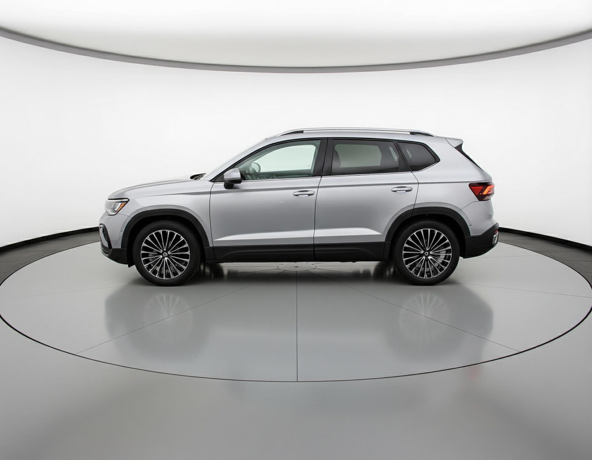 Thumbnail: 2025 Volkswagen Taos - 4