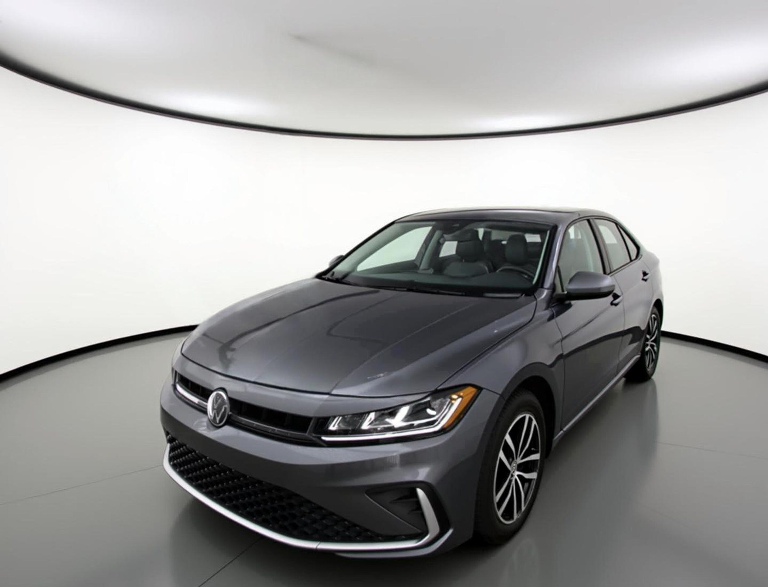 Thumbnail: 2025 Volkswagen Jetta - 3