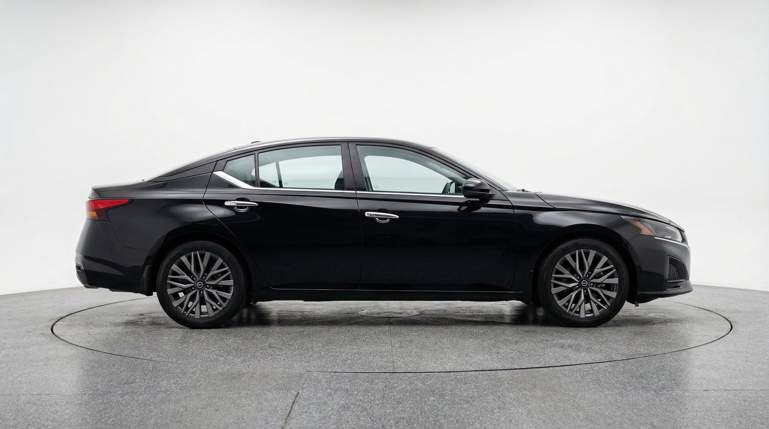 Thumbnail: 2025 Nissan Altima - 10