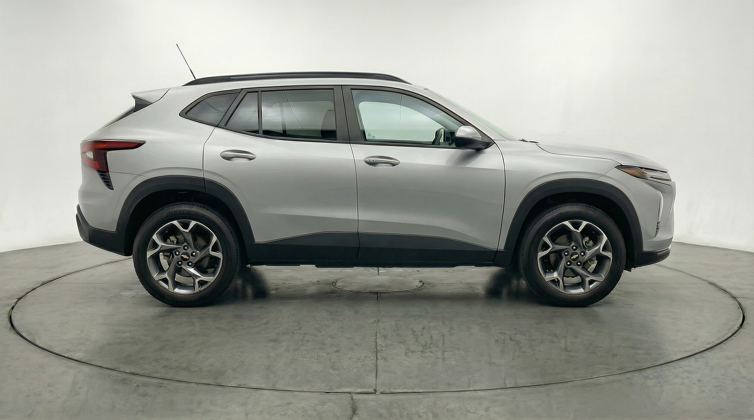 Thumbnail: 2025 Chevrolet Trax - 8