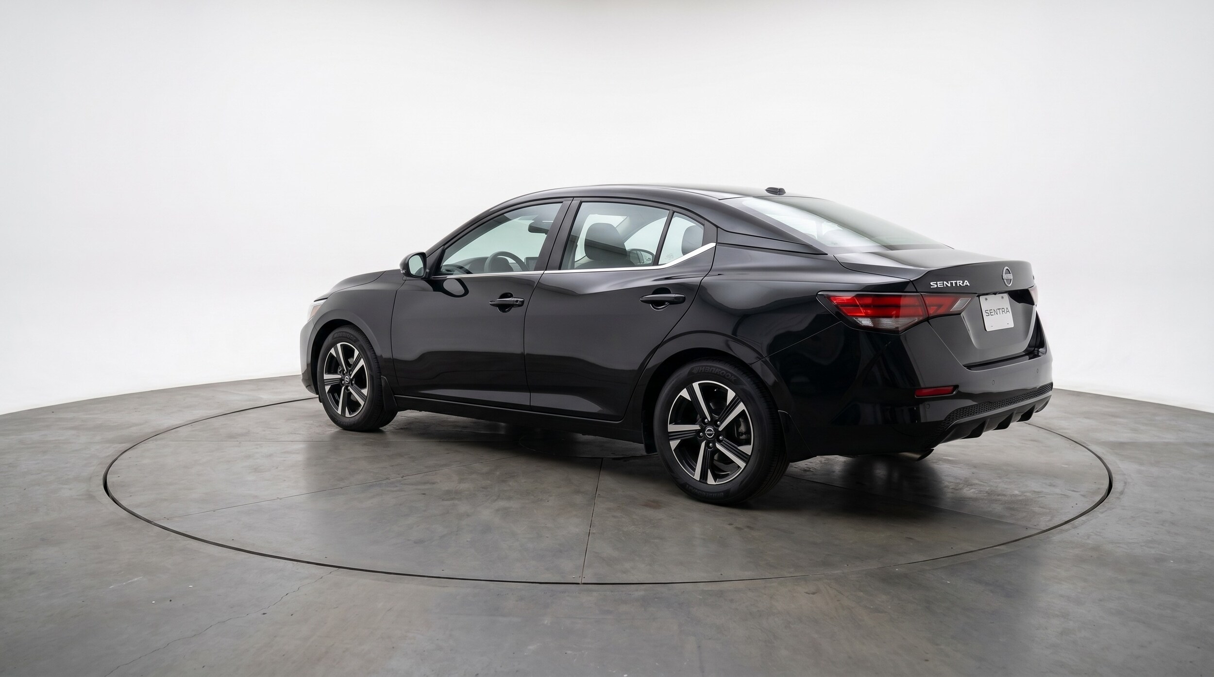 Thumbnail: 2025 Nissan Sentra - 5