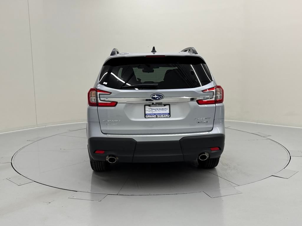 2025 Subaru Ascent Touring photo 4