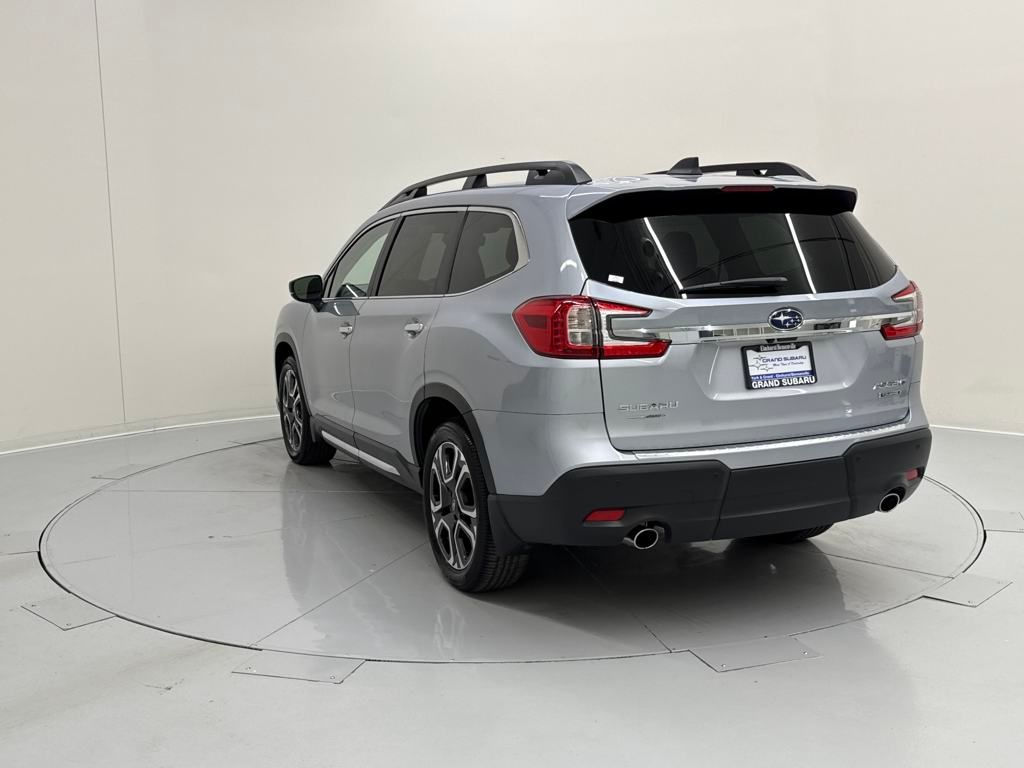 2025 Subaru Ascent Touring photo 3