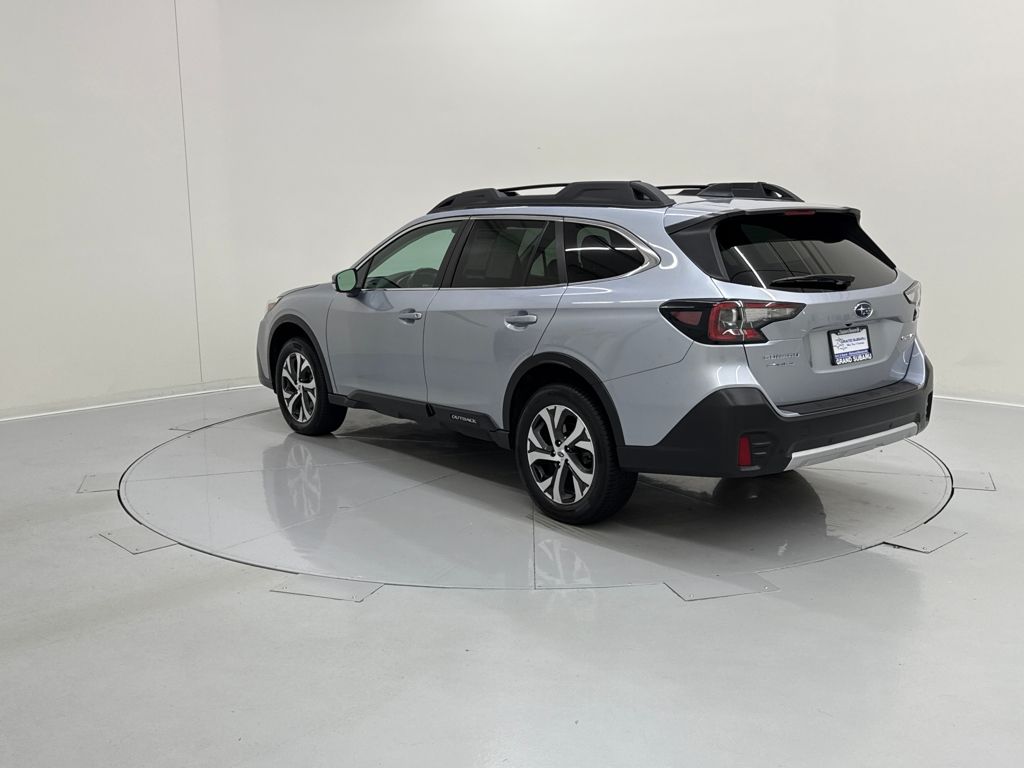 2022 Subaru Outback Limited photo 2