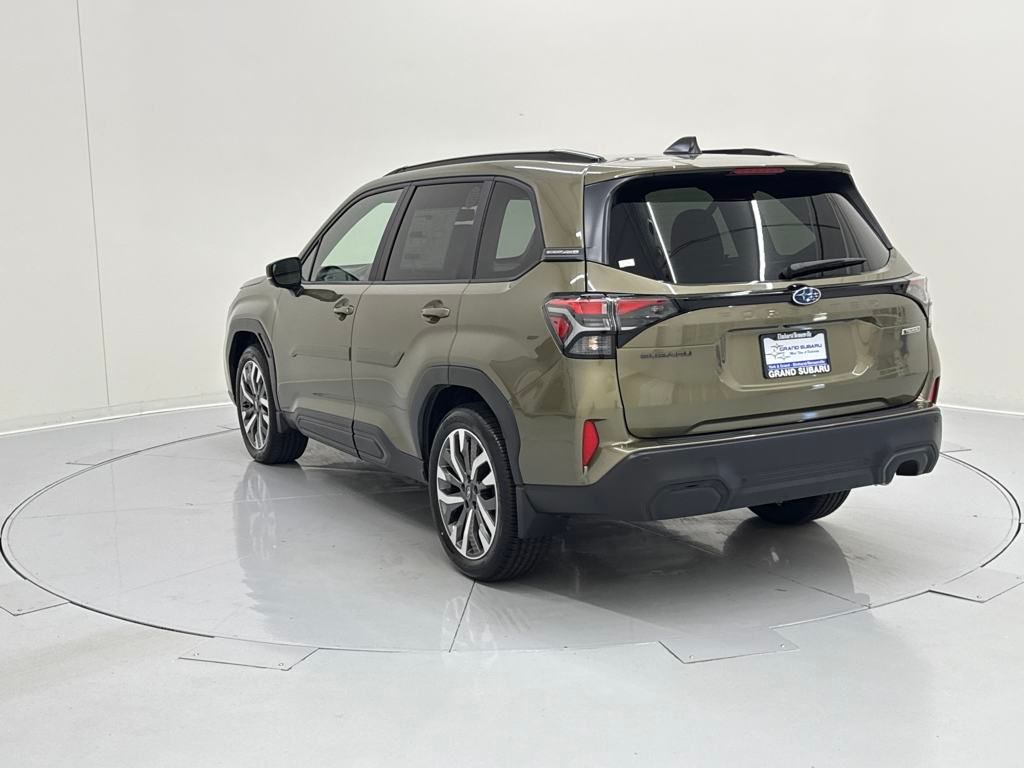 2025 Subaru Forester Touring photo 3