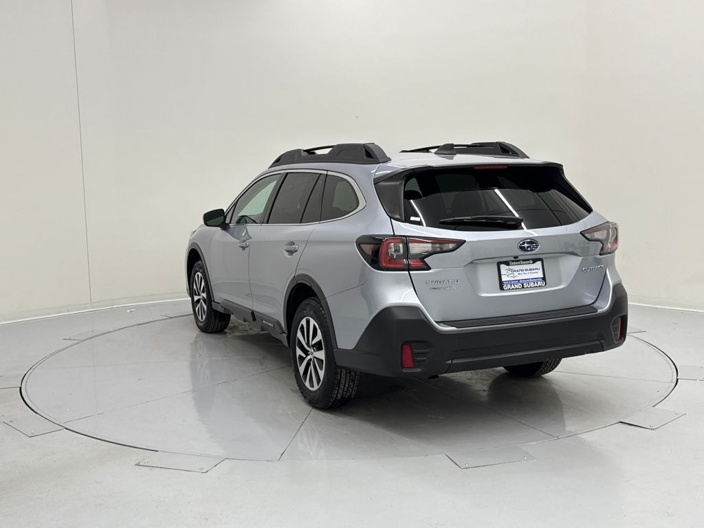 Used 2022 Subaru Outback Premium SUV