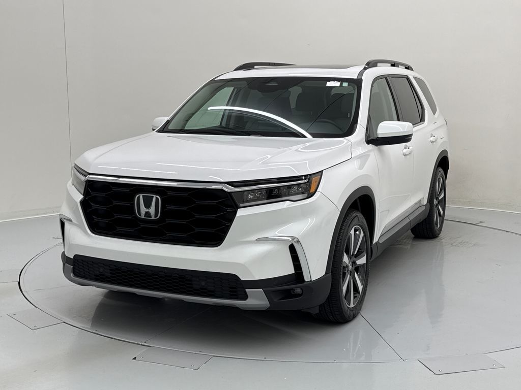 2025 Honda Pilot Touring AWD's photo