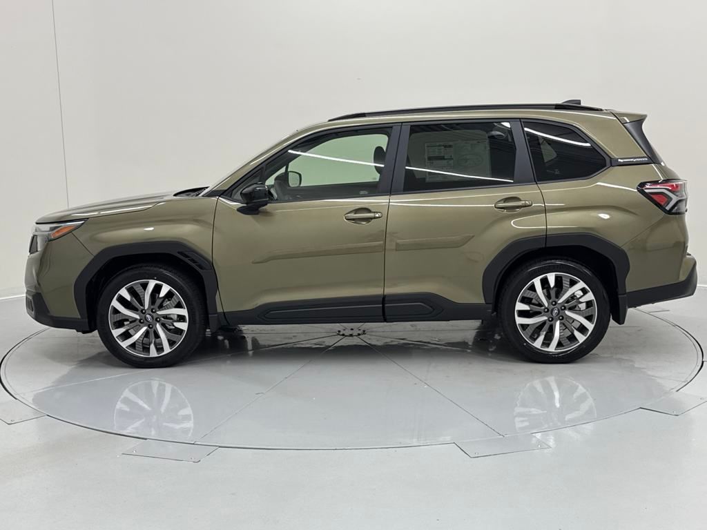 2025 Subaru Forester Touring photo 2