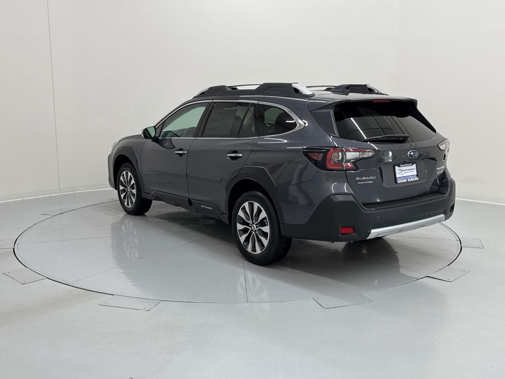 2025 Subaru Outback Touring photo 4