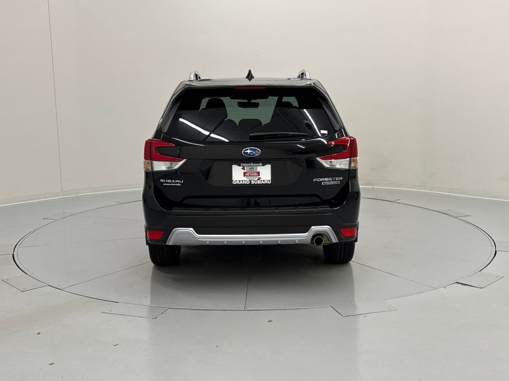 2022 Subaru Forester Touring photo 3