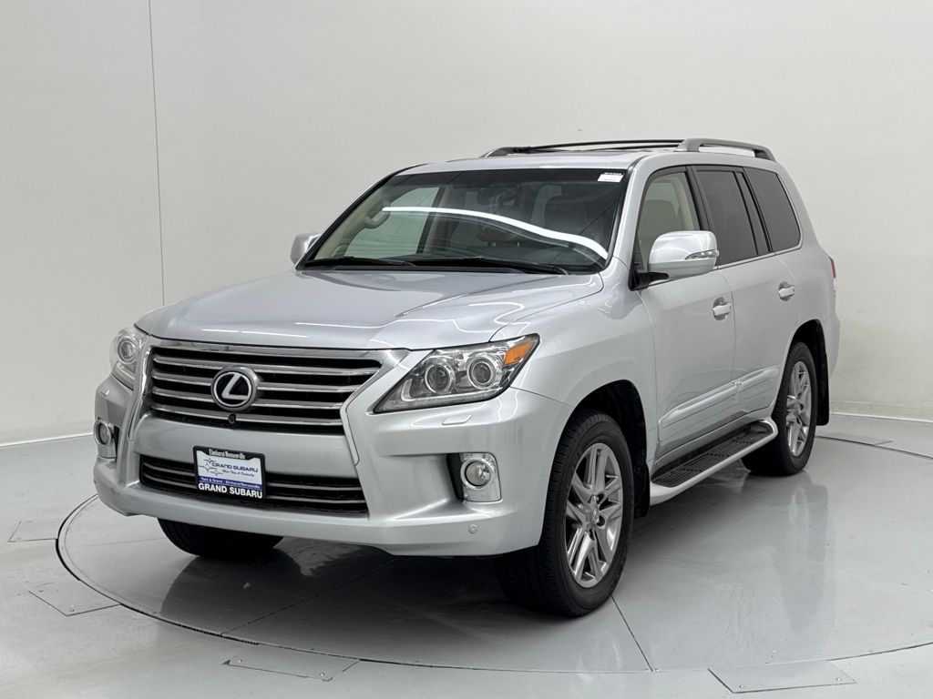 2013 Lexus LX 570's photo