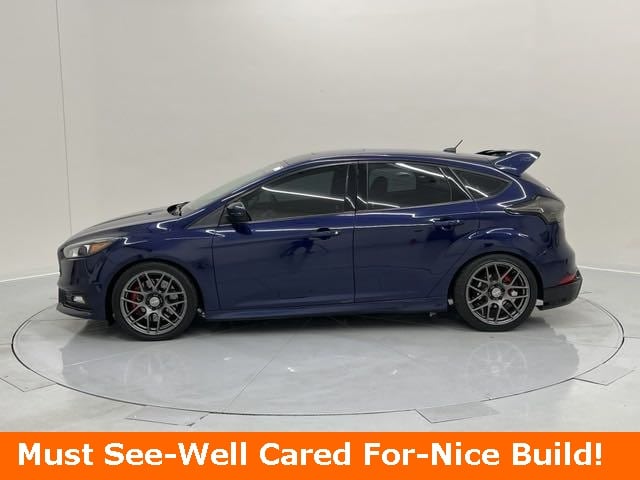 Used 2017 Ford Focus ST with VIN 1FADP3L97HL317816 for sale in Bensenville, IL