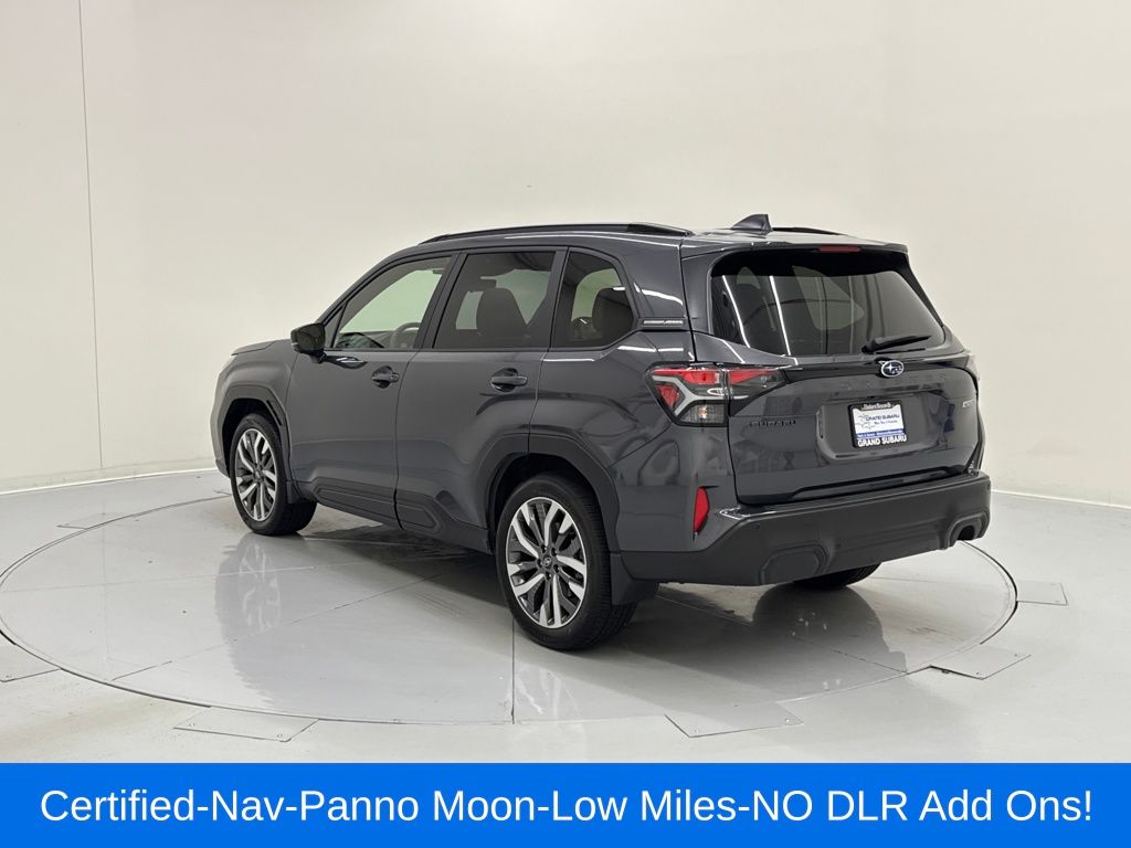 2025 Subaru Forester Touring photo 4