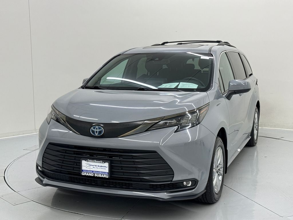 Used 2022 Toyota Sienna XLE Woodland Edition Van Passenger Van
