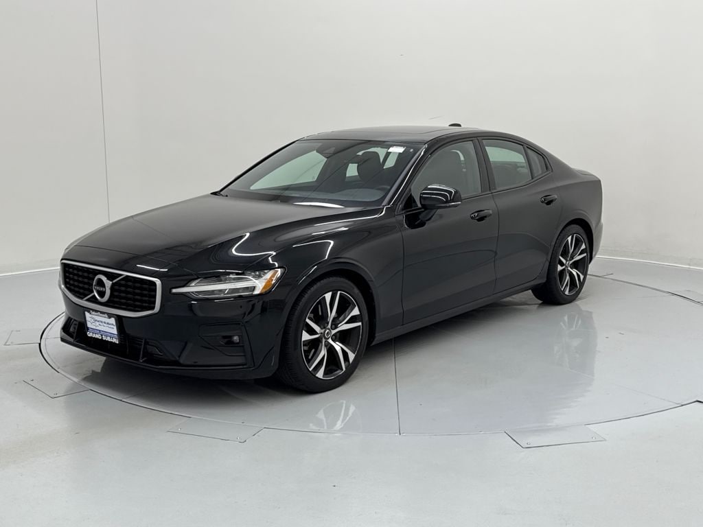 Used 2019 Volvo S60 T5 R-Design Sedan