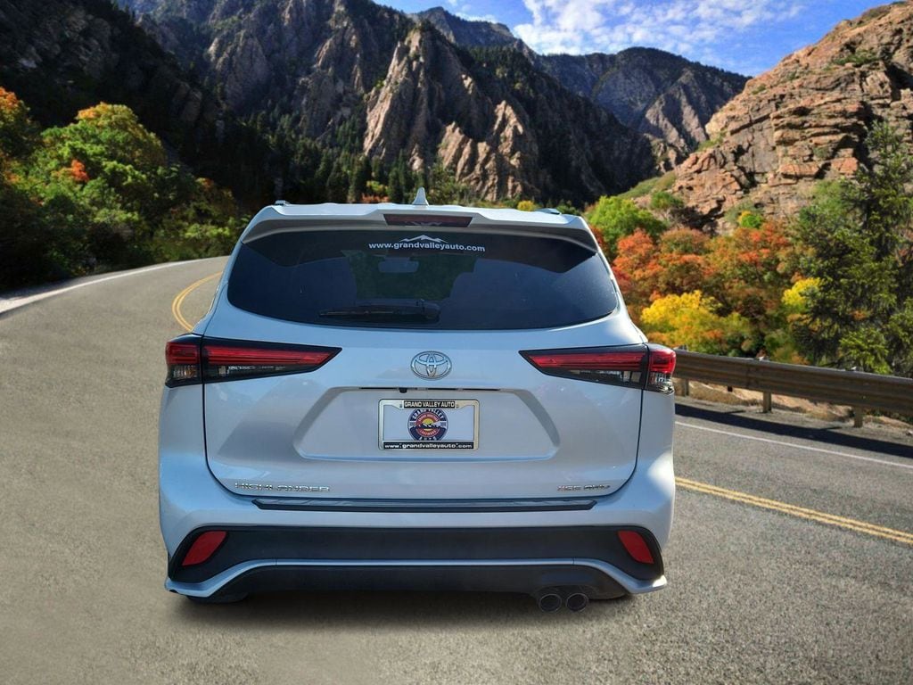 Used 2022 Toyota Highlander XSE SUV