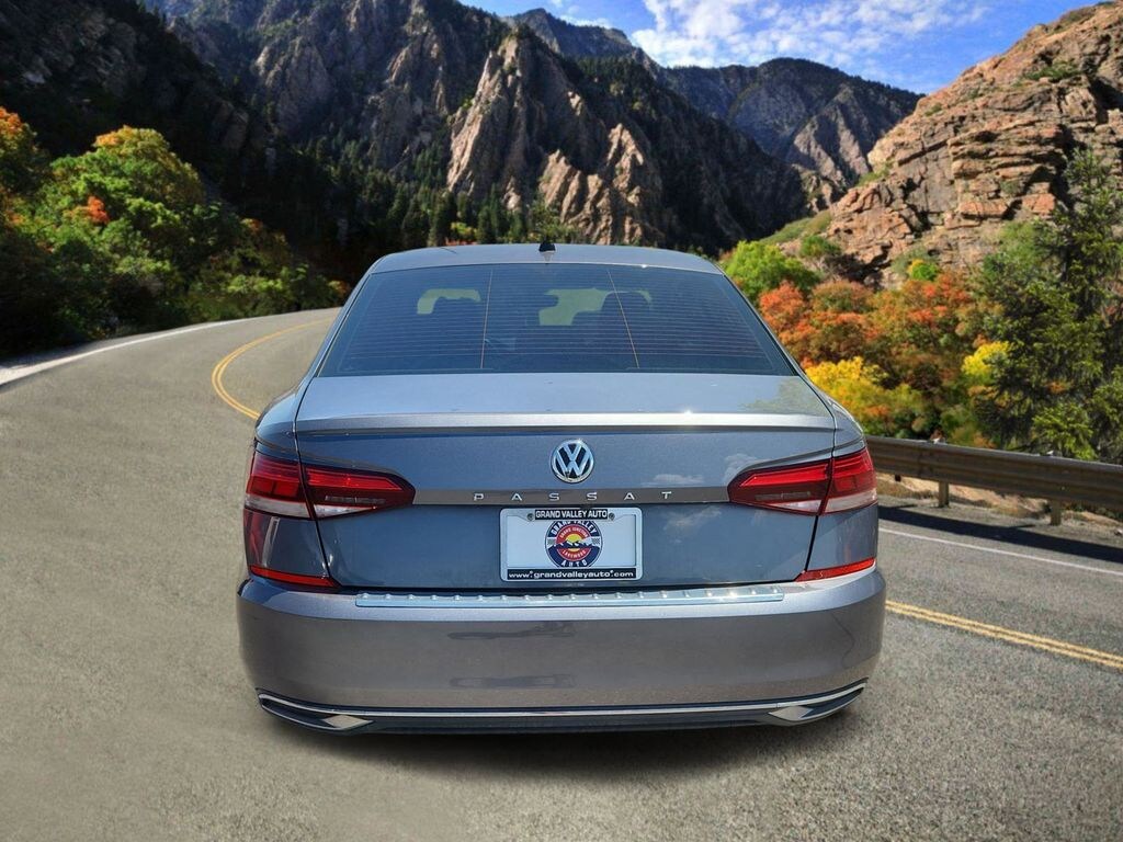 Used 2022 Volkswagen Passat 2.0T SE Sedan