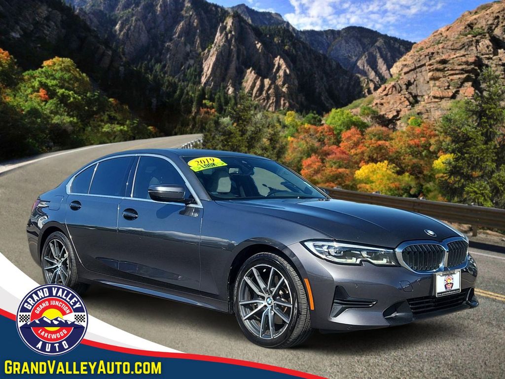 2019 BMW 3 Series 330i xDrive Sedan's photo