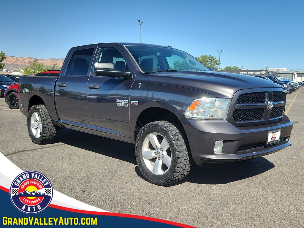 2015 RAM 1500 Express 4x4 Crew Cab's photo