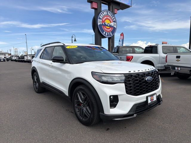 2025 Ford Explorer ST 4WD (PL535)'s photo